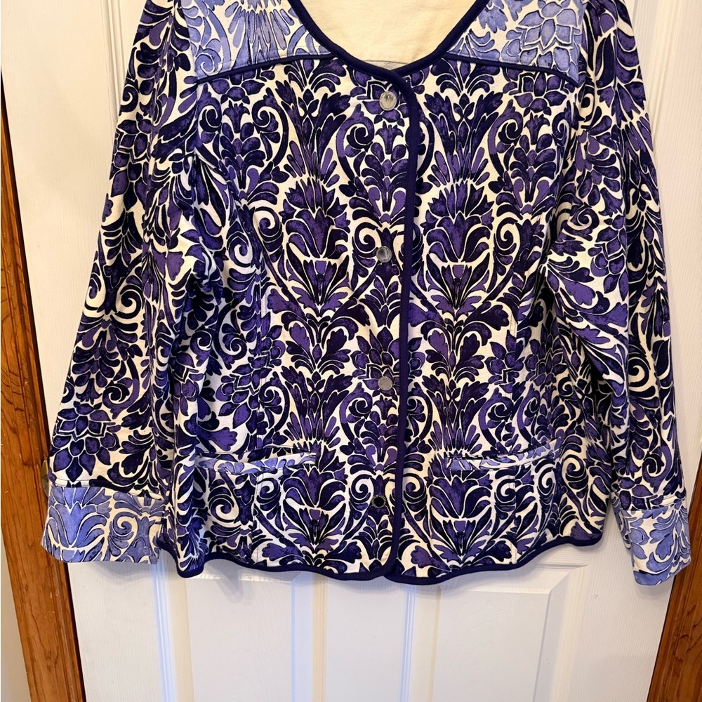 Isaac Mizrahi Purple and White Floral Blouse Size XL
